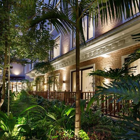 Hotel Thrive, A Tropical Courtyard Katmandú Exterior foto