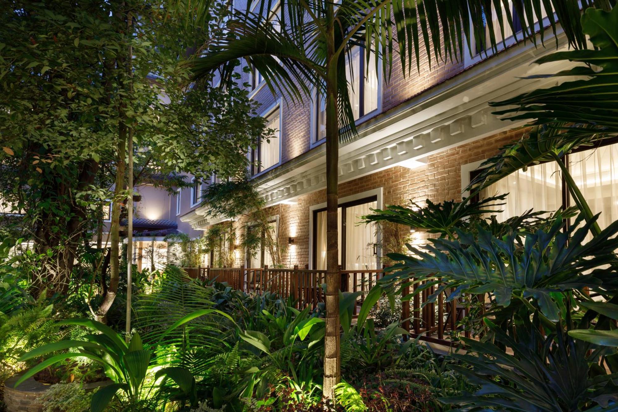 Hotel Thrive, A Tropical Courtyard Katmandú Exterior foto